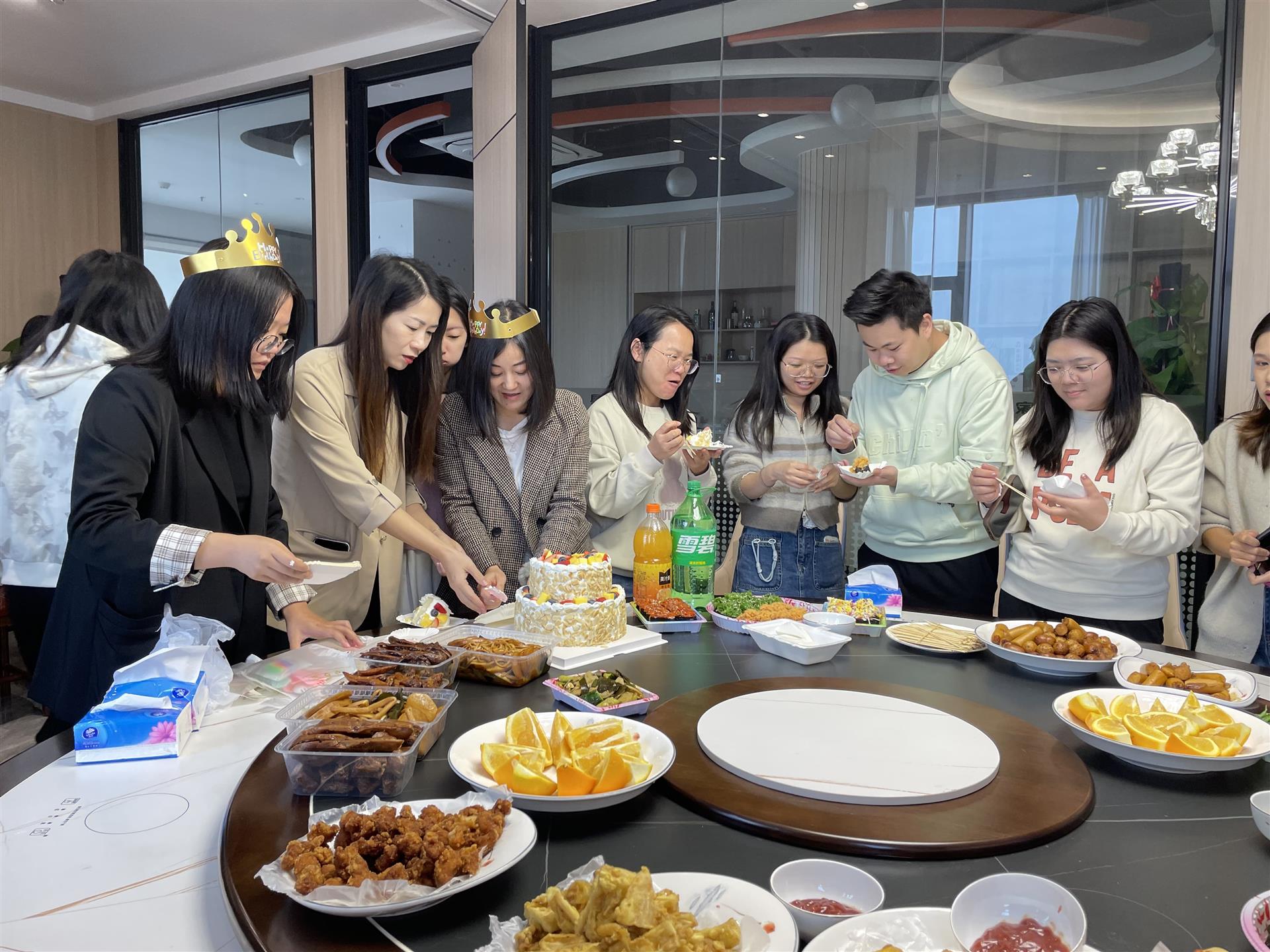 十一月份員工生日會